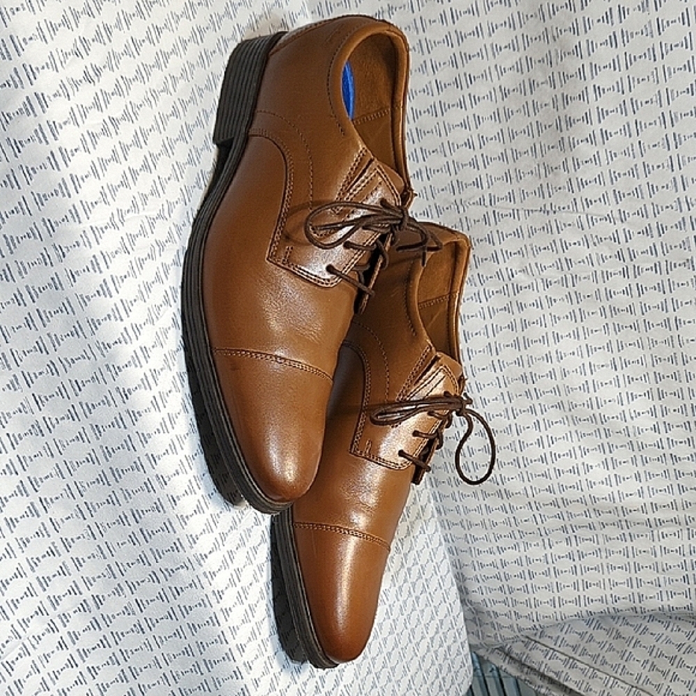 Clarks Tan Leather Men's Oxfords Size 10.5 Absolutely Near Mint...